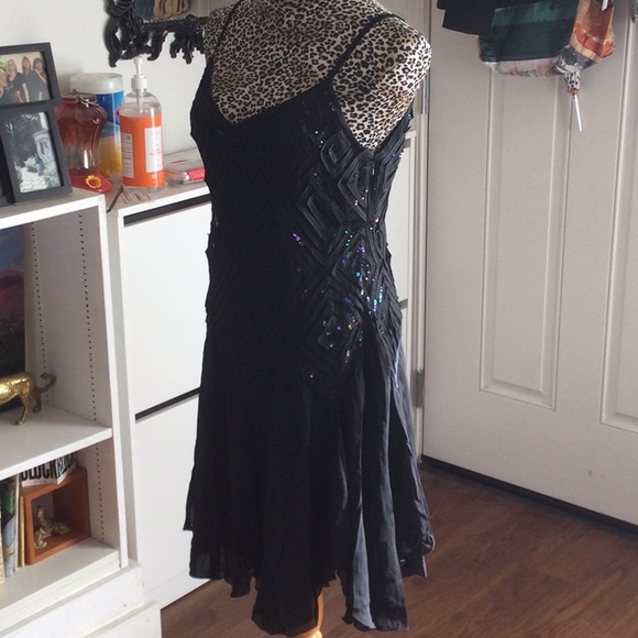 Drop waist dress by Hong Ni Collection - Picture 6 of 6